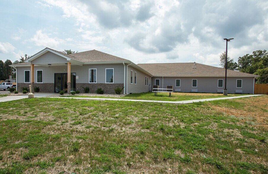 300 Carrera Dr, London, KY à vendre - Photo de l’immeuble – Image 2 sur 9