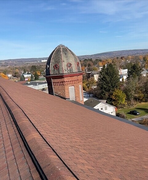 17 Mill Pl, New York Mills, NY à vendre - Photo de l’immeuble – Image 3 sur 3