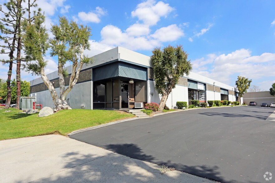 547 W Apollo St, Brea, CA à louer - Photo de l’immeuble – Image 2 sur 4