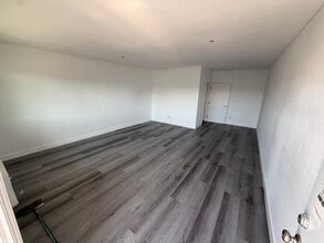 1022-28 Broadway, El Cajon, CA à louer Photo intérieure– Image 2 sur 3