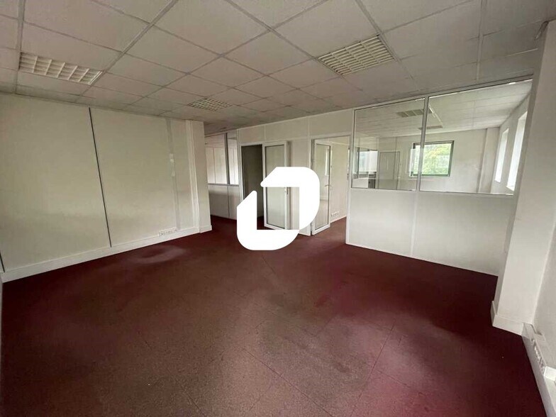 Bureau dans Viry-Châtillon à louer - Photo intérieure – Image 3 sur 8