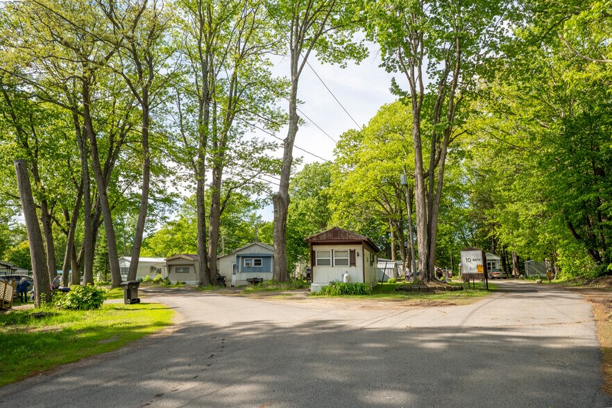 962 State Highway 29A, Gloversville, NY à vendre - Photo de l’immeuble – Image 3 sur 11