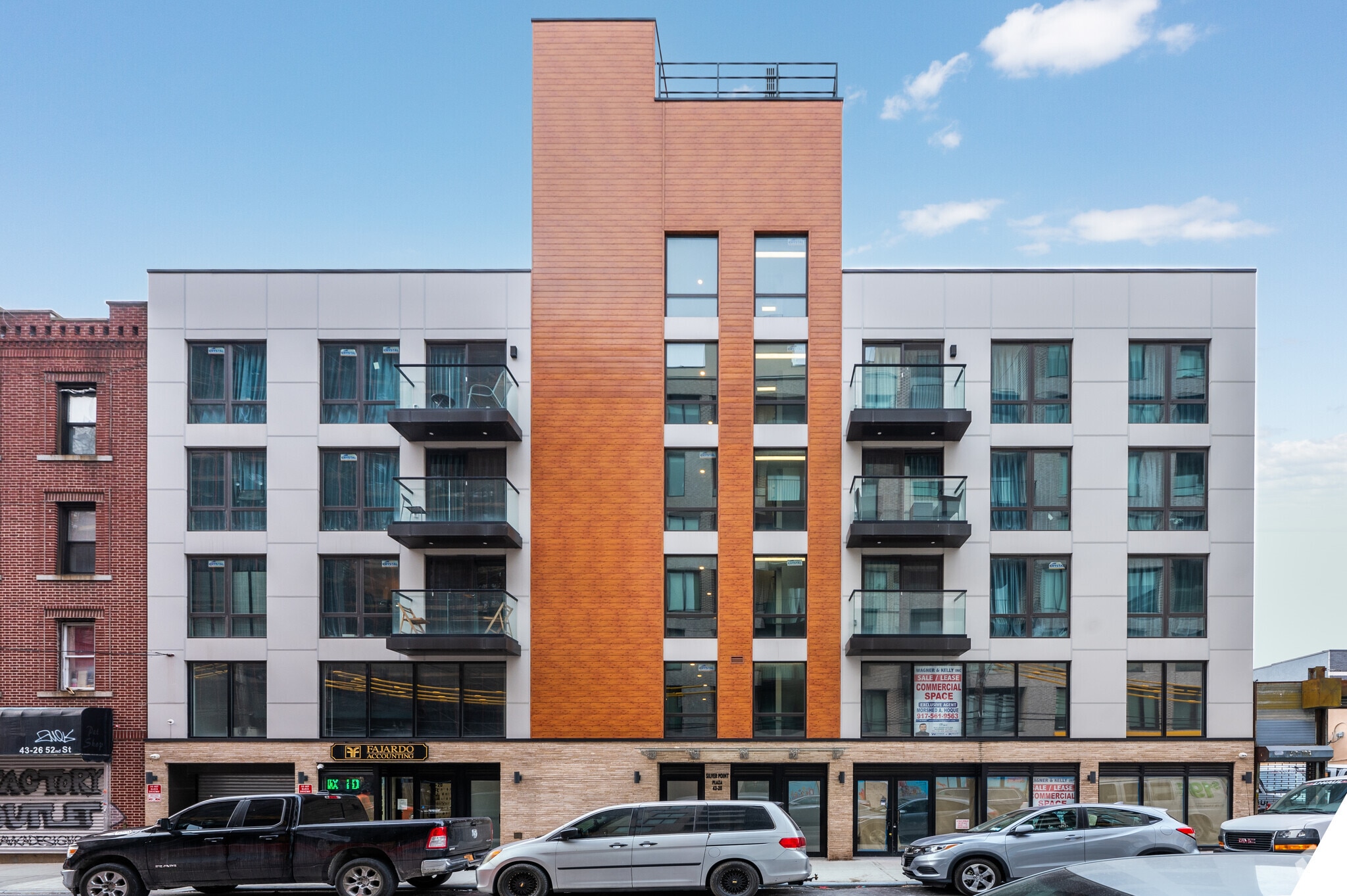 4320 52nd St, Woodside, NY à louer Photo principale– Image 1 sur 5