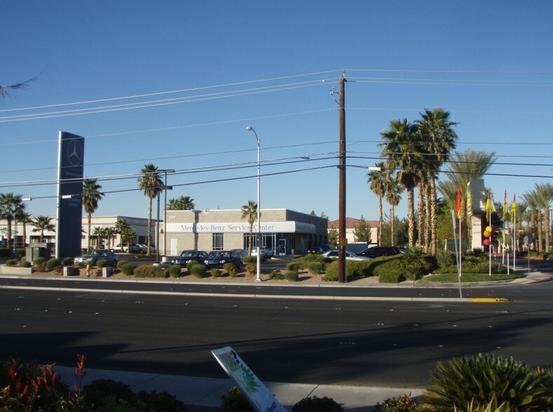 3892 E Sunset Rd, Las Vegas, NV à vendre - Photo de l’immeuble – Image 3 sur 6