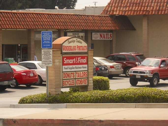 8601-8615 Base Line Rd, Rancho Cucamonga, CA à vendre - Photo de l’immeuble – Image 1 sur 4