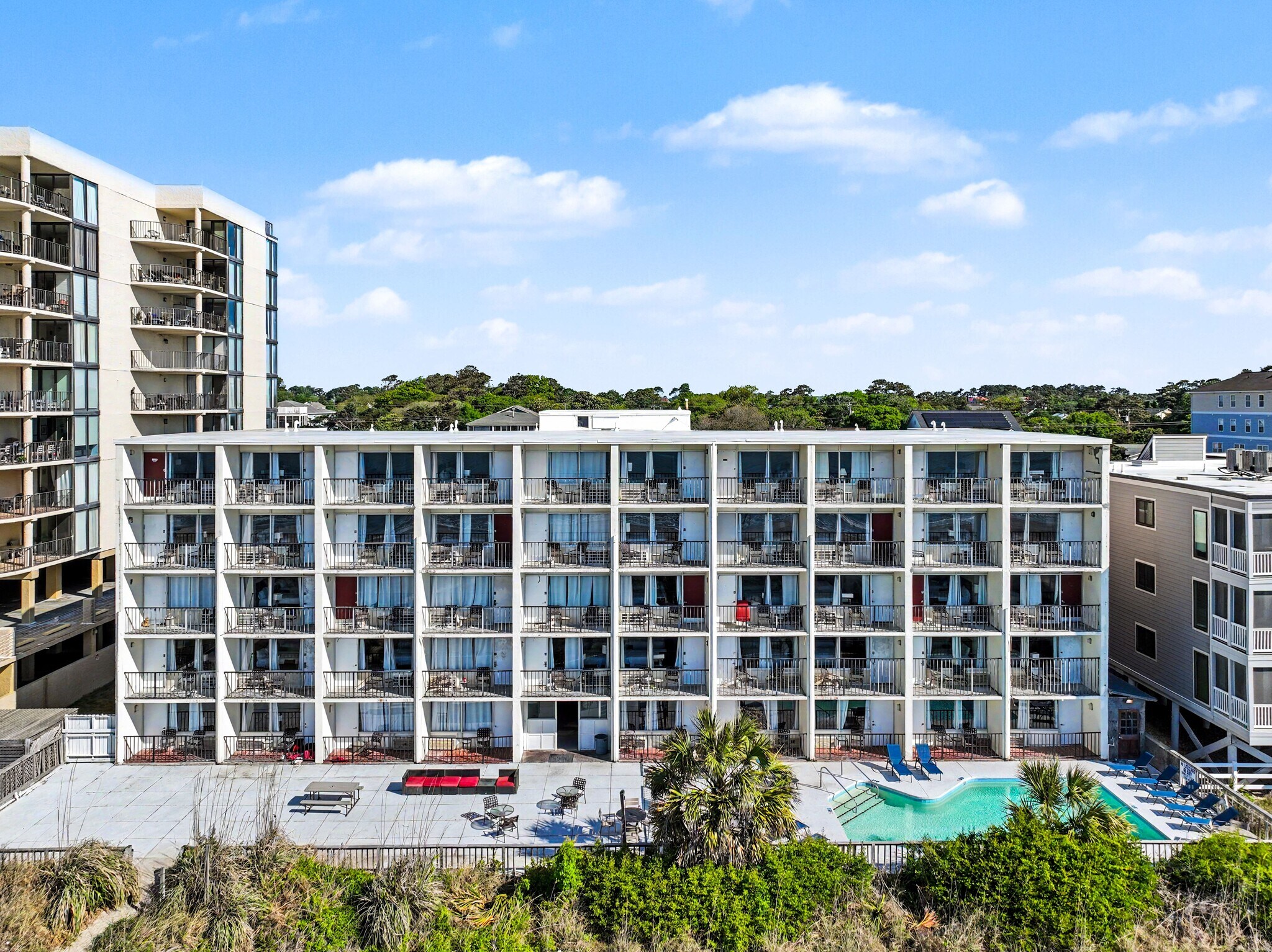 1415 S Ocean Blvd, North Myrtle Beach, SC à vendre Photo de l’immeuble– Image 1 sur 34