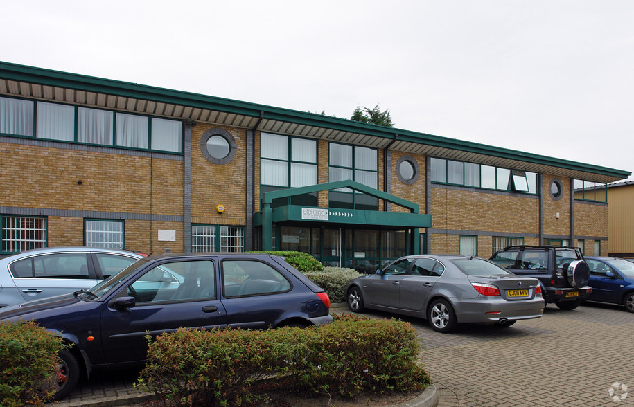 Spilsby Rd, Romford à louer - Photo de l’immeuble – Image 3 sur 6