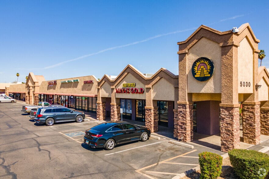 N 51st Ave, Phoenix, AZ à louer - Photo de l’immeuble – Image 3 sur 12