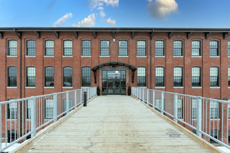 120 Main St, Saco, ME à louer - Photo de l’immeuble – Image 2 sur 7