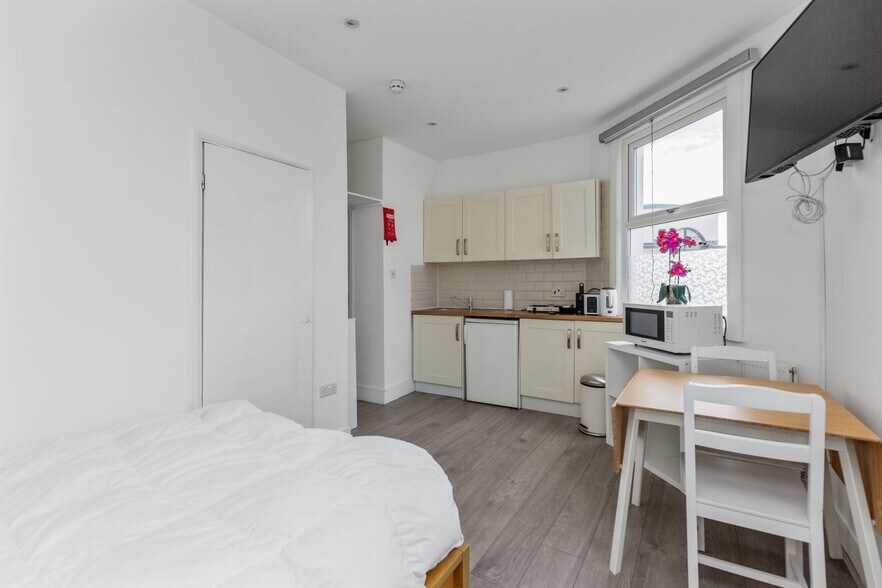 415 North End Rd, Londres à vendre - Photo intérieure – Image 3 sur 11