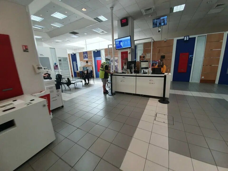 Local commercial dans Menton à louer Hall d’entrée– Image 1 sur 5