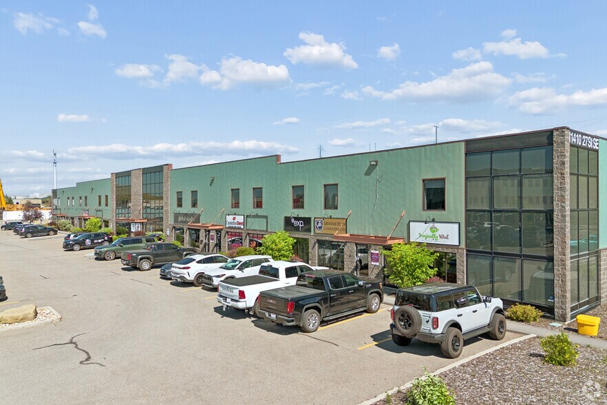 11410 27th St SE, Calgary, AB à vendre - Photo de l’immeuble – Image 1 sur 6