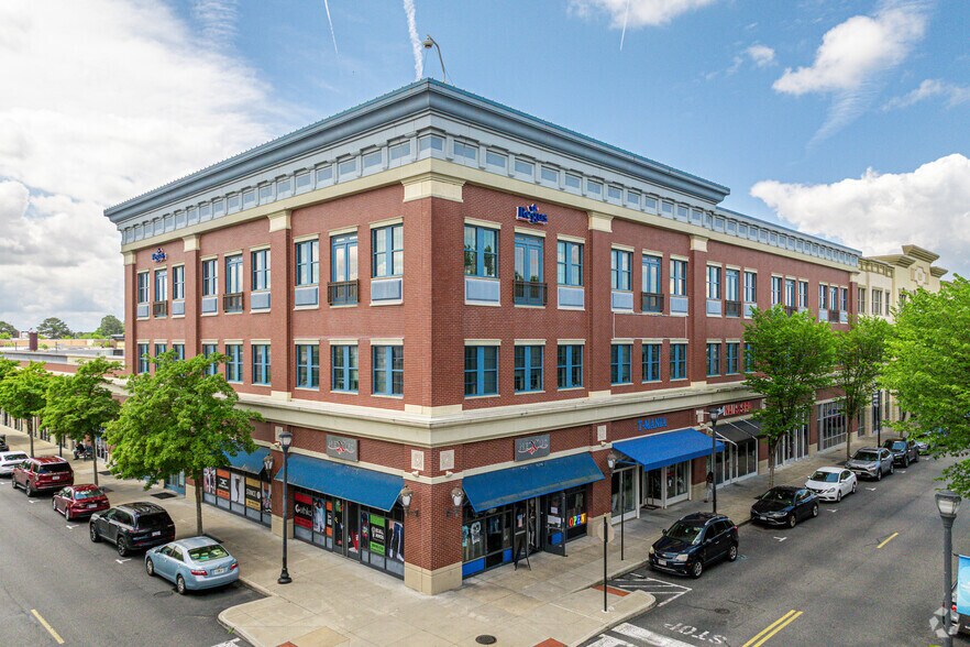 4410 E Claiborne Sq, Hampton, VA à louer - Photo de l’immeuble – Image 2 sur 11
