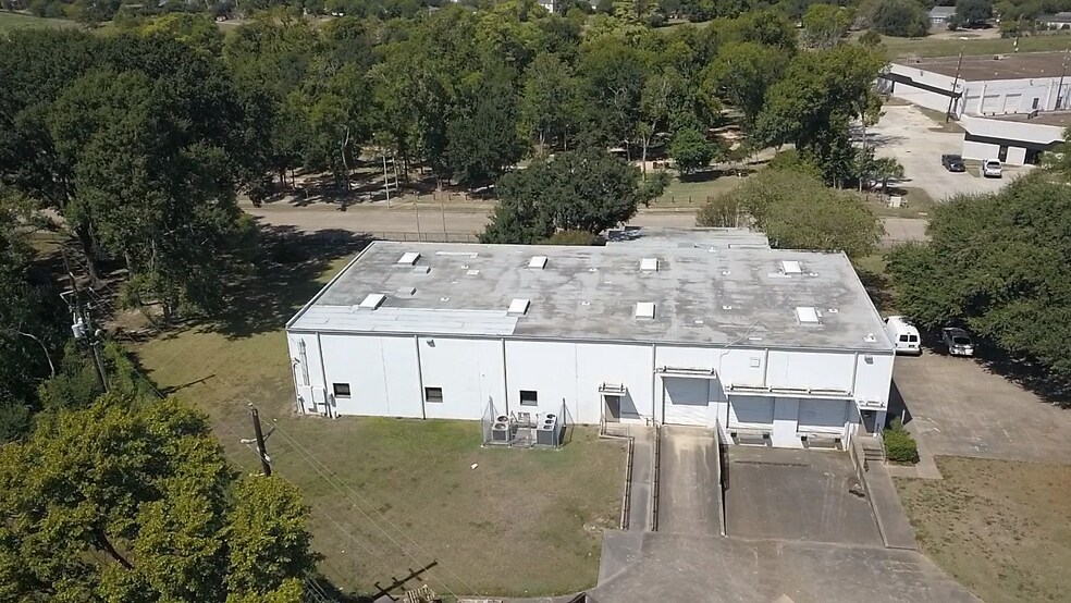 740 Bradfield Rd, Houston, TX à louer - Photo de l’immeuble – Image 2 sur 25