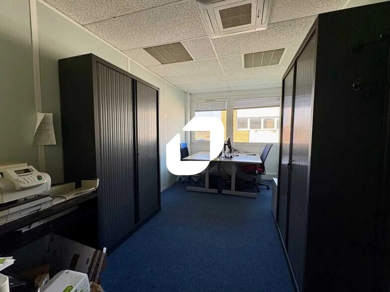 Bureau dans Bièvres à louer - Photo de l’immeuble – Image 3 sur 10