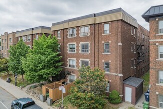 Plus de détails pour 231 Vaughan Rd, Toronto, ON - Logement à vendre