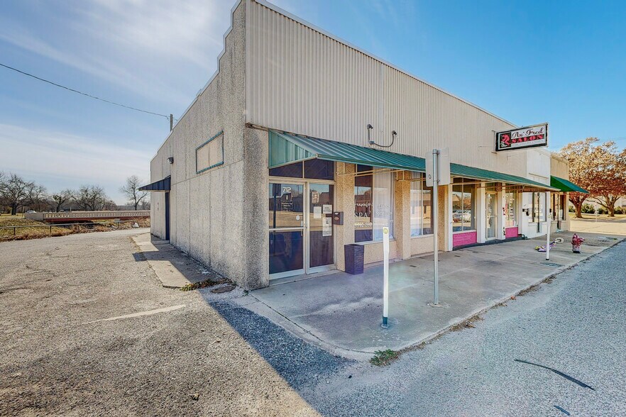 706-712 E California St, Gainesville, TX à louer - Photo principale – Image 1 sur 25