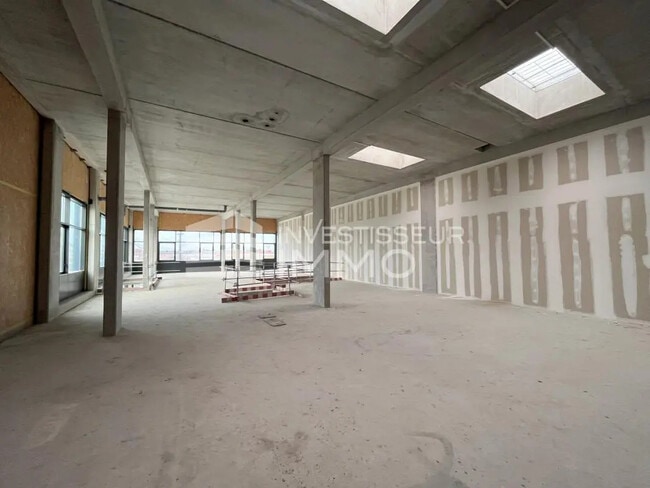 Plus de détails pour Local d’activités à vendre