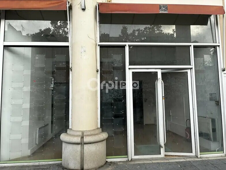 Local commercial dans Pau à louer - Photo de l’immeuble – Image 2 sur 5