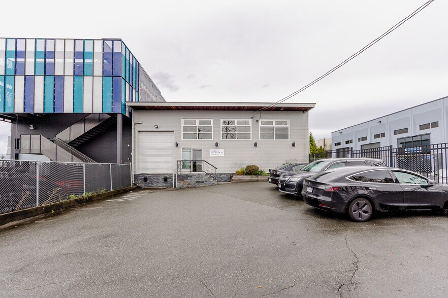 3905 2nd Ave, Burnaby, BC à vendre - Photo de l’immeuble – Image 2 sur 14