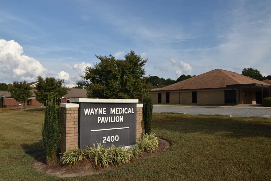 2400 Wayne Memorial Dr, Goldsboro, NC à vendre - Photo de l’immeuble – Image 2 sur 2