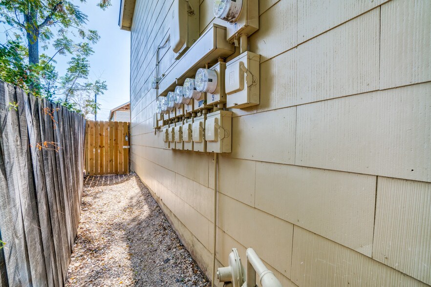 216 Lucas St, San Antonio, TX à vendre - Photo de l’immeuble – Image 2 sur 50