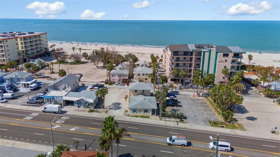 13062 Gulf Blvd, Madeira Beach, FL à vendre - Photo de l’immeuble – Image 3 sur 29