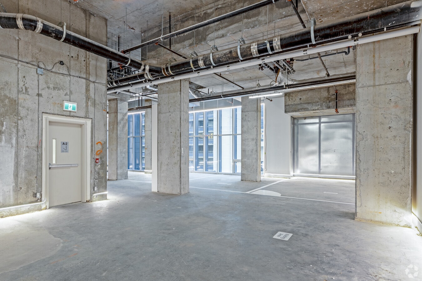 599 Yonge St, Toronto, ON M4Y 1Z4 - Lot 210 - - Photo intérieure - Image 1 of 5