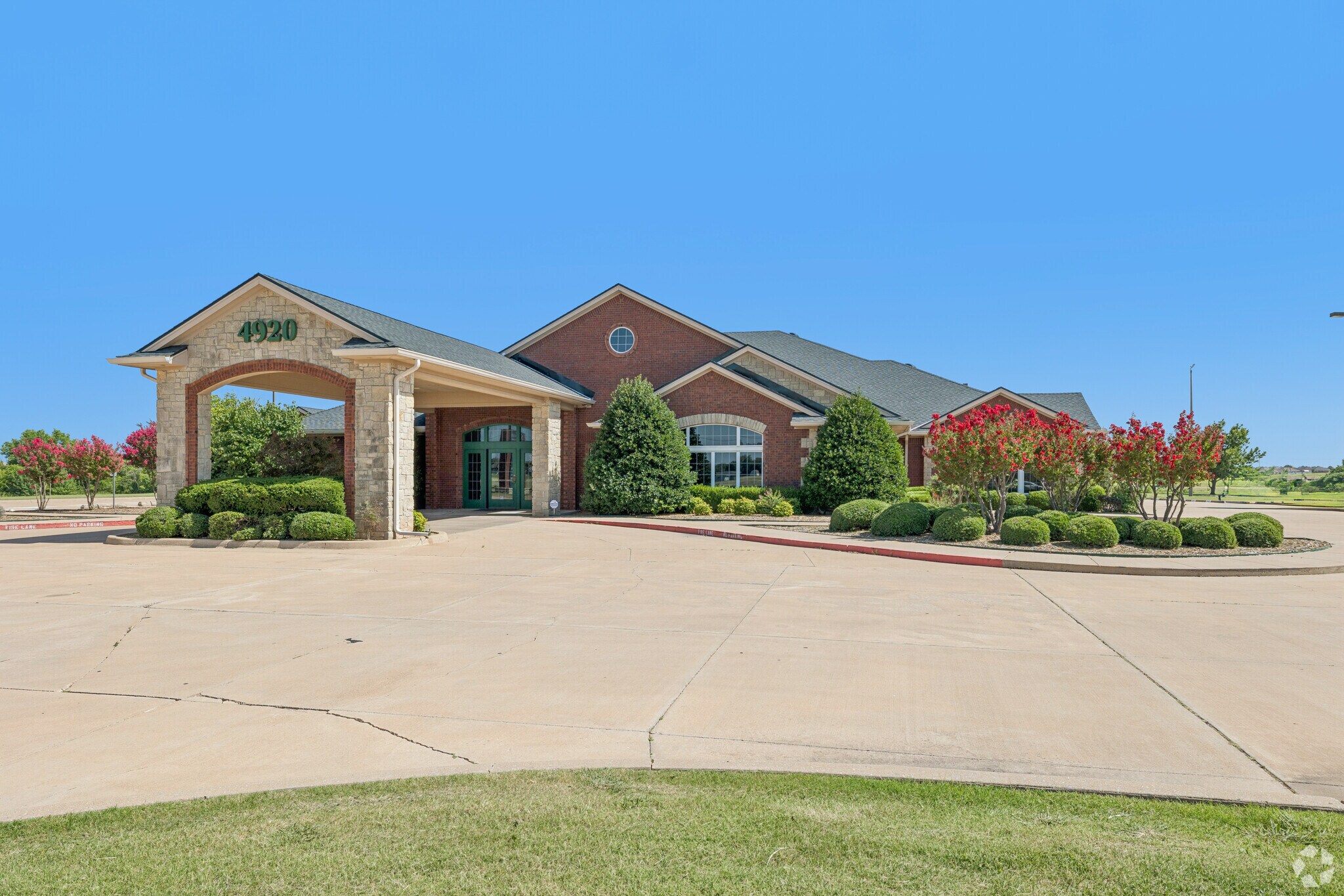 4920 SW Lee Blvd, Lawton, OK à vendre Photo de l’immeuble– Image 1 sur 25
