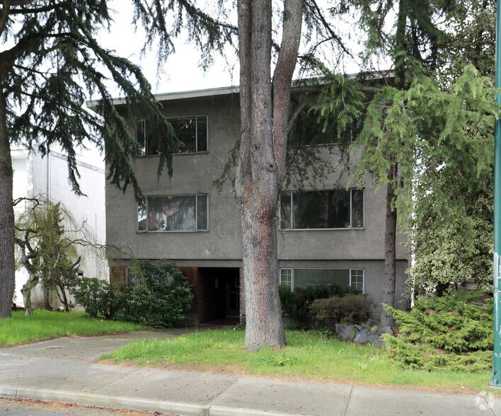 1435 W 11th Ave, Vancouver, BC à vendre - Photo principale – Image 1 sur 2