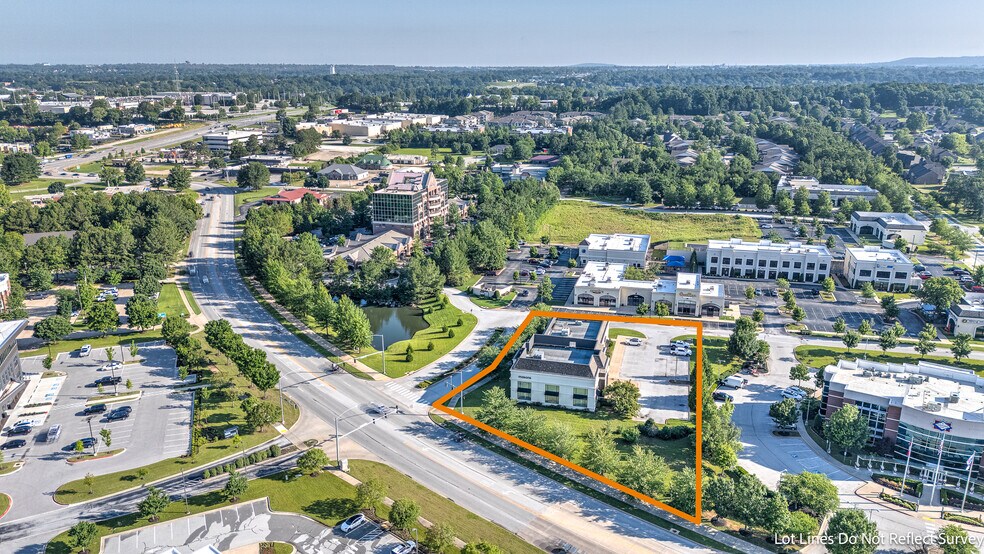 1350 E Joyce Blvd, Fayetteville, AR à vendre - Photo de l’immeuble – Image 2 sur 24