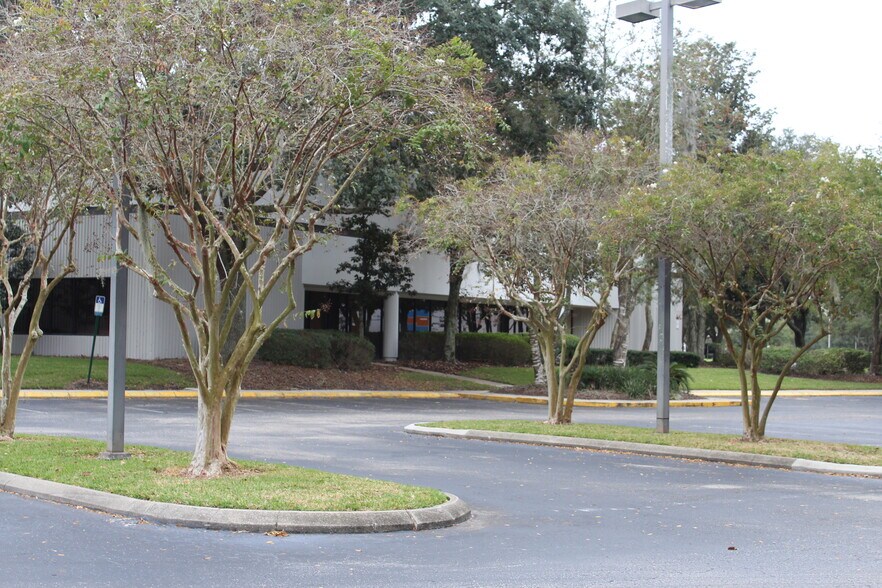 13910 Alvarez Rd, Jacksonville, FL à louer - Photo de l’immeuble – Image 3 sur 5