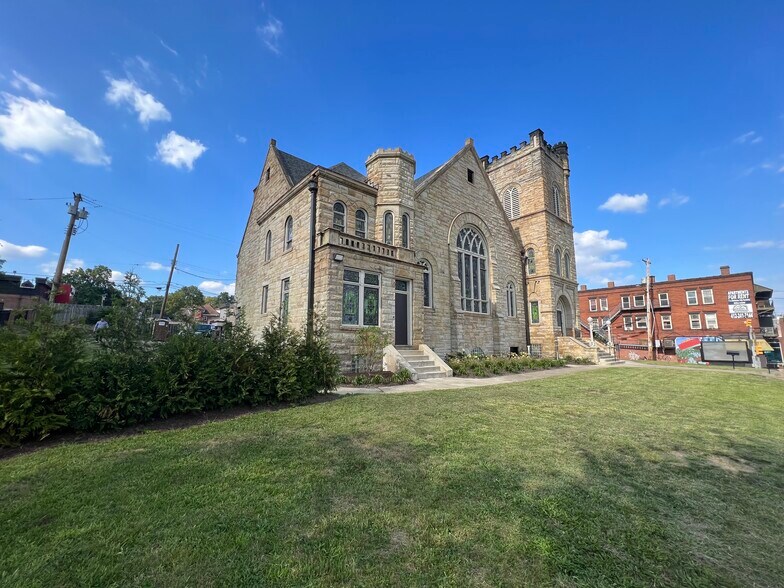 486 S Graham St, Pittsburgh, PA à vendre - Photo de l’immeuble – Image 1 sur 26