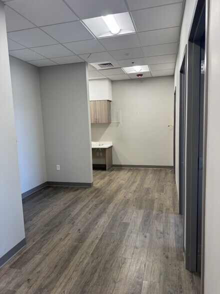 38 W 13775 S, Draper, UT à louer - Photo de l’immeuble – Image 3 sur 14