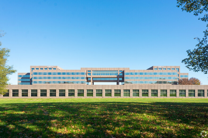901 Explorer Blvd NW, Huntsville, AL à vendre - Photo de l’immeuble – Image 1 sur 21