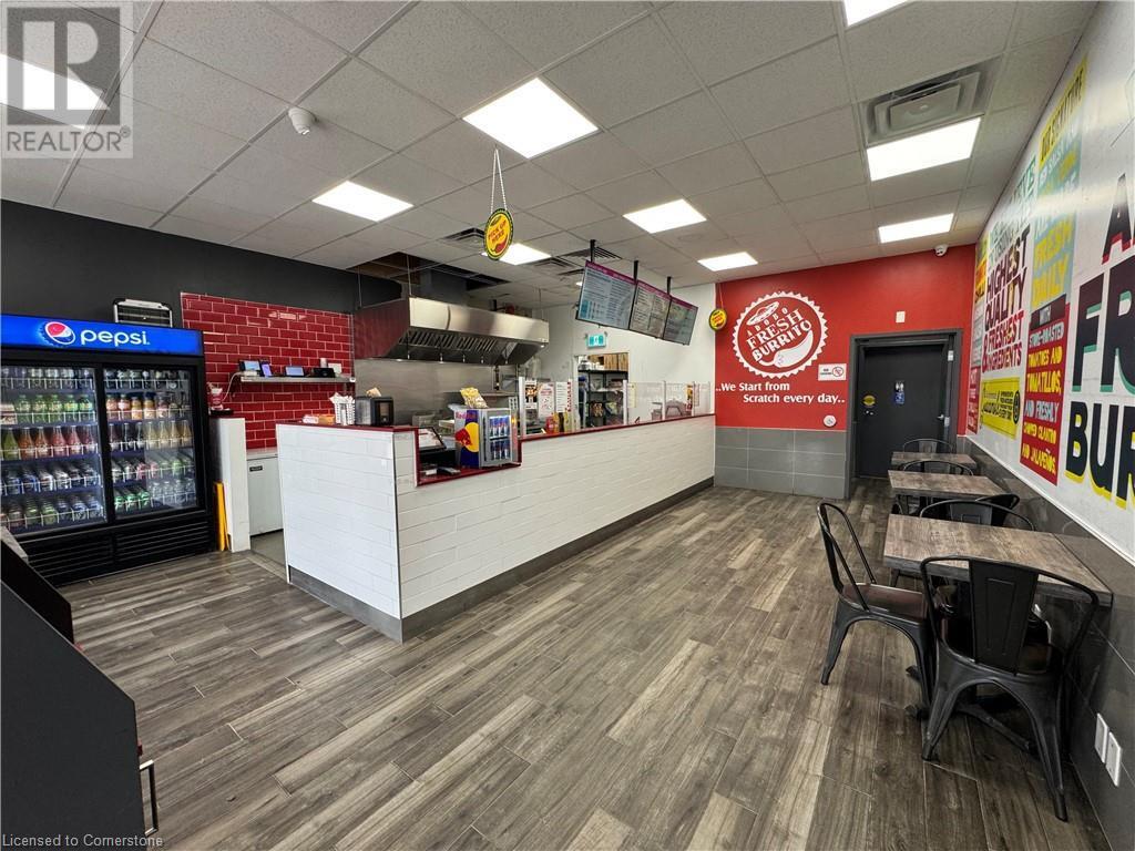 1030 Adelaide St N, London, ON à vendre Photo principale– Image 1 sur 3