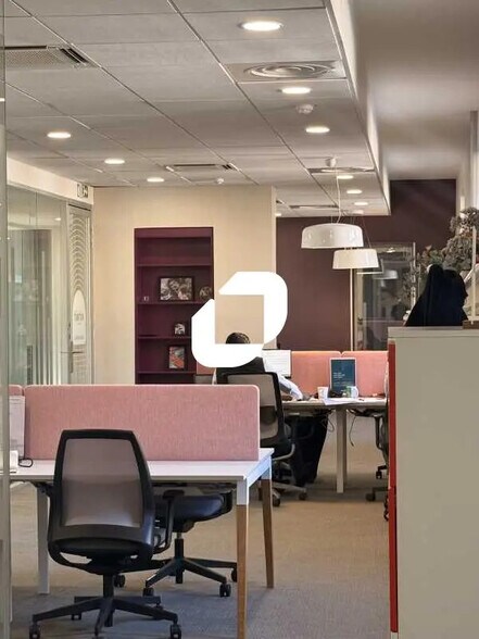 Bureau dans Paris à louer - Photo de l’immeuble – Image 1 sur 7