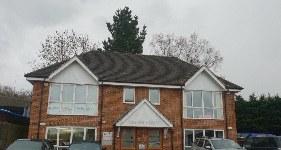 Guildford Rd, Leatherhead à vendre - Photo de l’immeuble – Image 2 sur 2