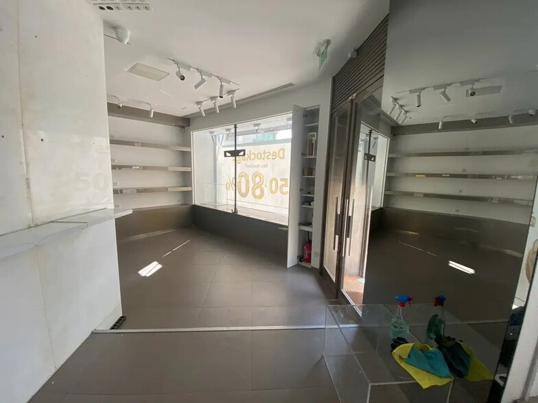 Local commercial dans Paris à louer - Photo de l’immeuble – Image 2 sur 4