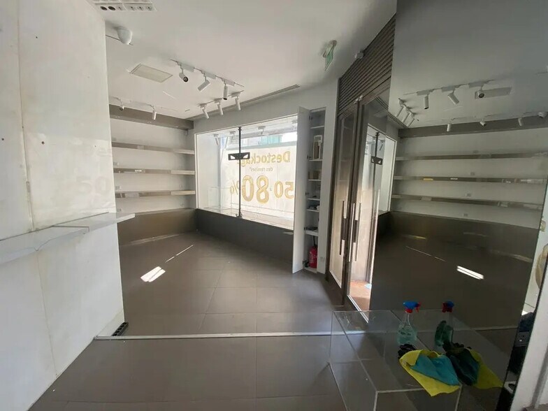 Local commercial dans Paris à louer - Photo intérieure – Image 2 sur 4