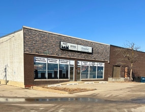 93 Caterpillar Dr, Joliet, IL à louer Photo de l’immeuble– Image 2 sur 17