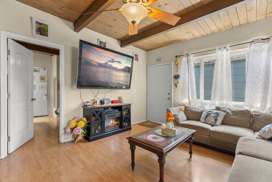 772 Walnut St, San Bruno, CA à vendre - Photo de l’immeuble – Image 2 sur 16