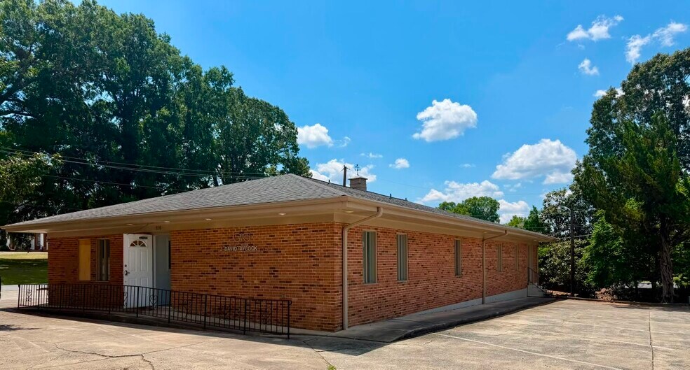 120 E Phifer St, Monroe, NC à louer - Photo de l’immeuble – Image 2 sur 6