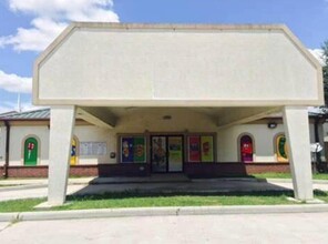 6706 W Airport Blvd, Houston, TX à louer Photo de l’immeuble– Image 1 sur 1