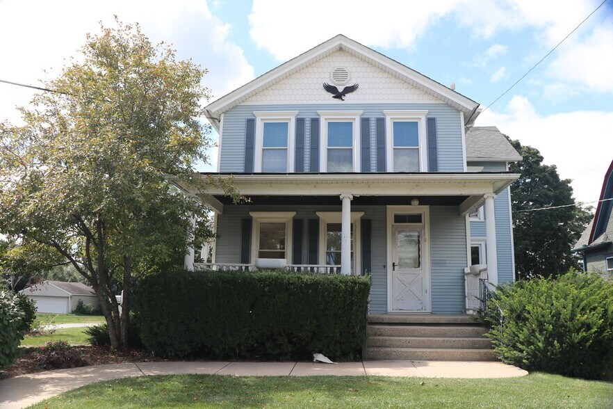 108 N Walkup Ave, Crystal Lake, IL à vendre - Photo de l’immeuble – Image 2 sur 15