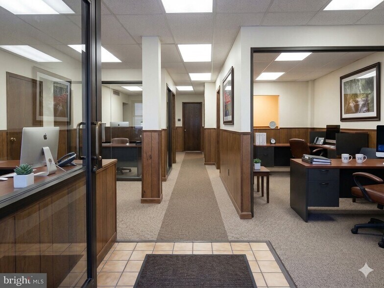 725 N Main St, Glassboro, NJ à louer - Photo de l’immeuble – Image 3 sur 3