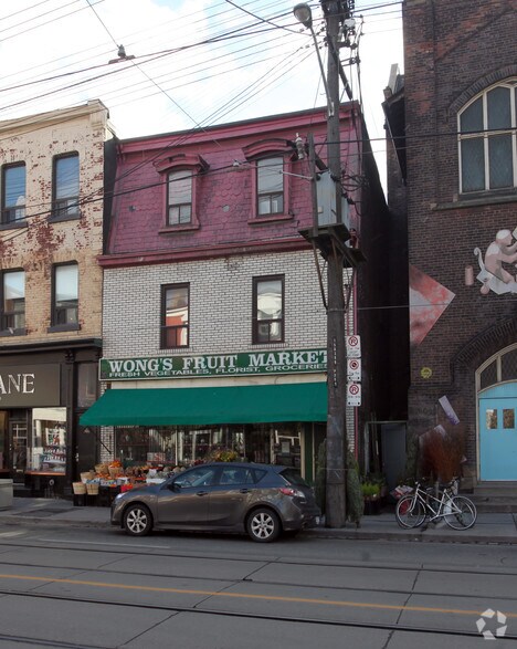 757-759 Queen St W, Toronto, ON à louer - Photo de l’immeuble – Image 2 sur 5