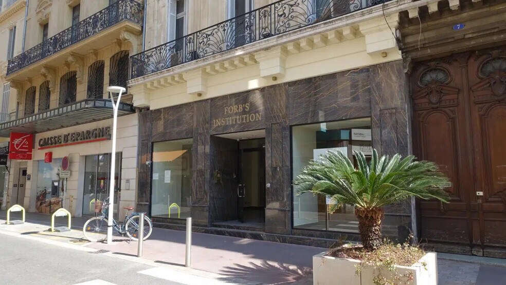 Local commercial dans Cannes à louer - Photo de l’immeuble – Image 2 sur 7