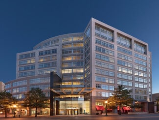 Plus de détails pour 4445 Willard Ave, Chevy Chase, MD - Bureau à louer