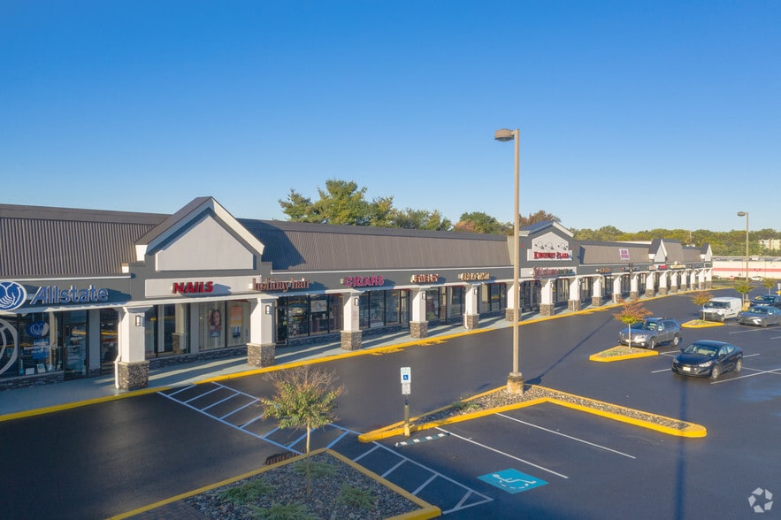 300 S Lenola Rd, Maple Shade Township, NJ à louer - Photo de l’immeuble – Image 1 sur 5